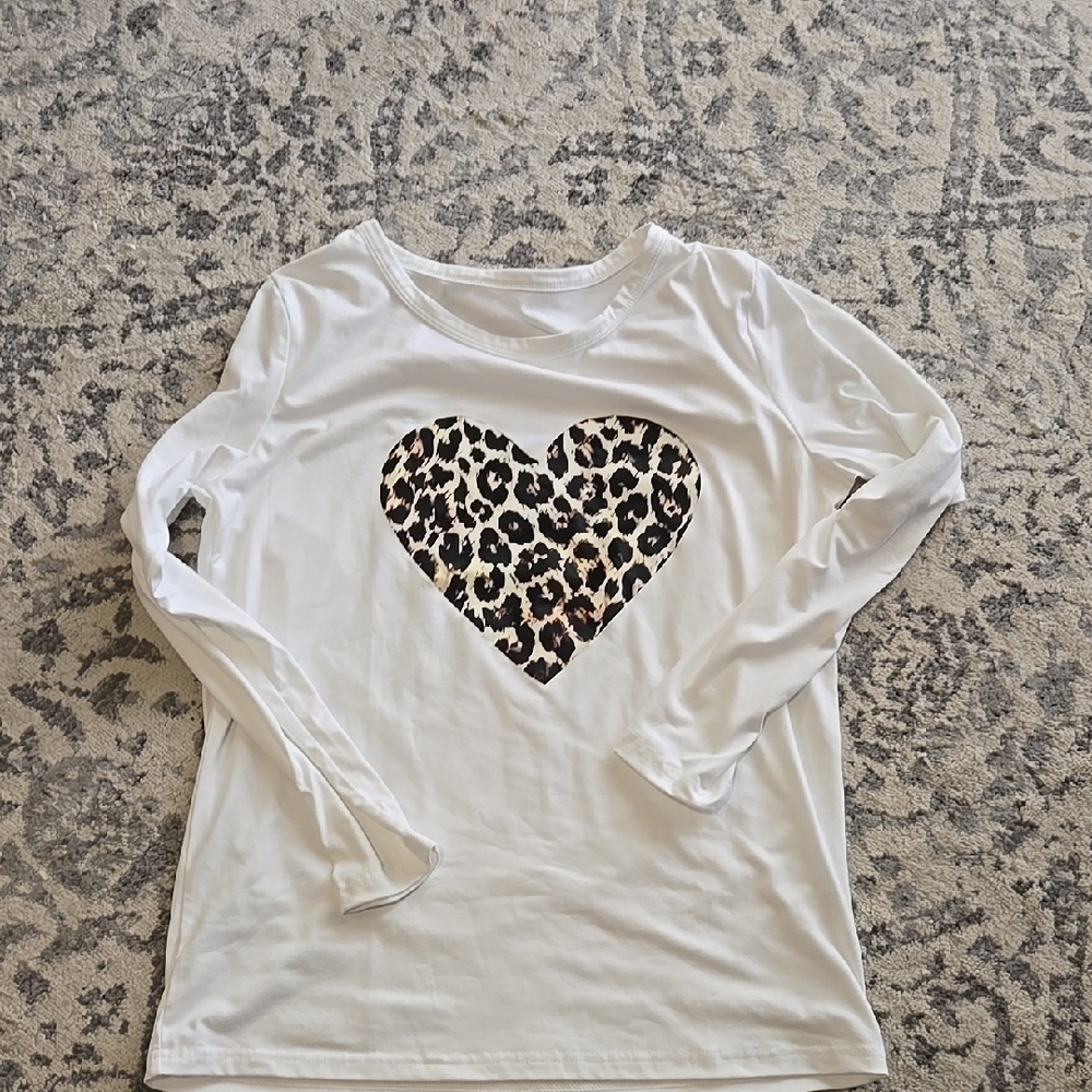 NWOT  Long Sleeve T w/Leopard Heart
